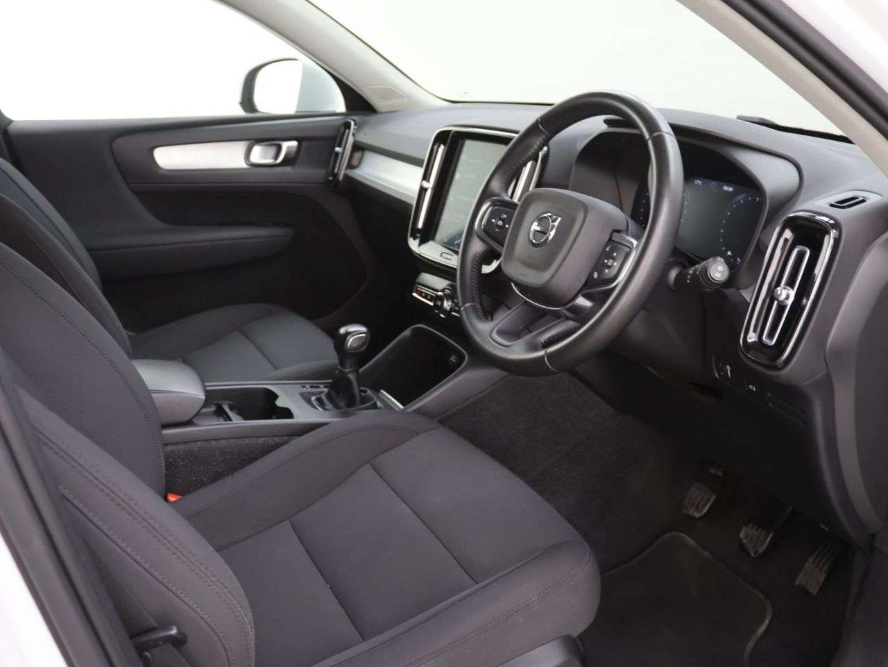 2020 VOLVO XC40 2020 VOLVO XC40