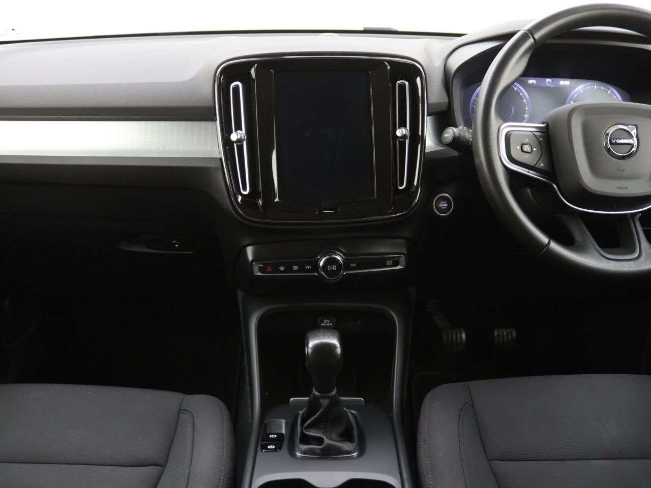 2020 VOLVO XC40 2020 VOLVO XC40