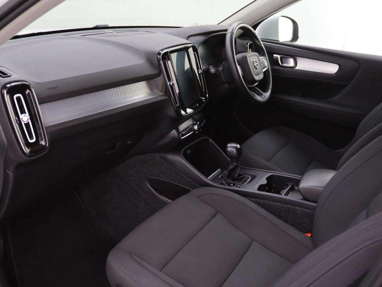 2020 VOLVO XC40 2020 VOLVO XC40