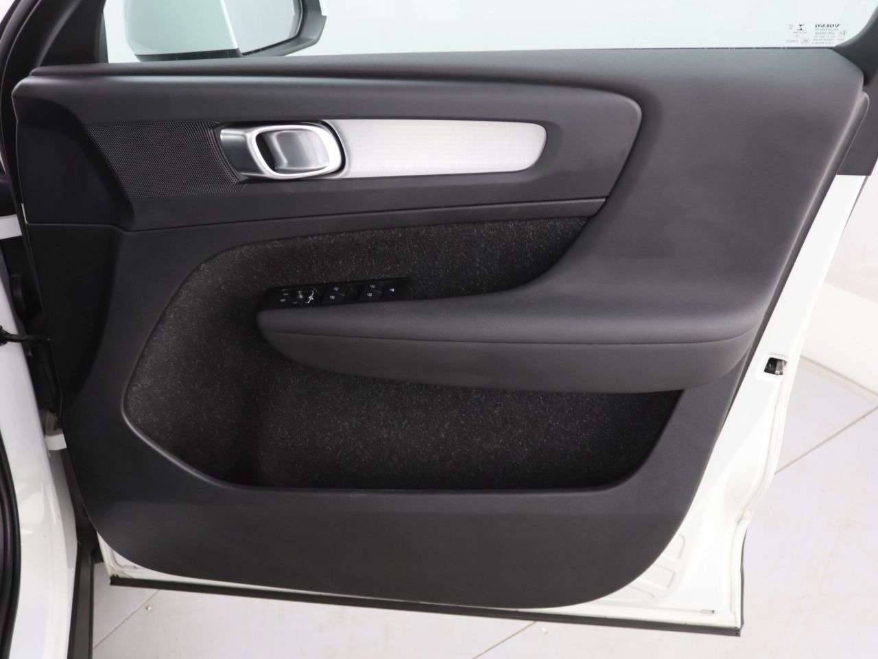 2020 VOLVO XC40 2020 VOLVO XC40