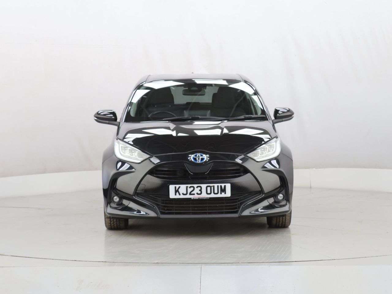 A 2023 TOYOTA YARIS 1.5 VVT-h Design Hatchback 5dr Petrol Hybrid E-CVT Euro 6 (s/s) (116 ps) A 2023 TOYOTA YARIS 1.5 VVT-h Design Hatchback 5dr Petrol Hybrid E-CVT Euro 6 (s/s) (116 ps)