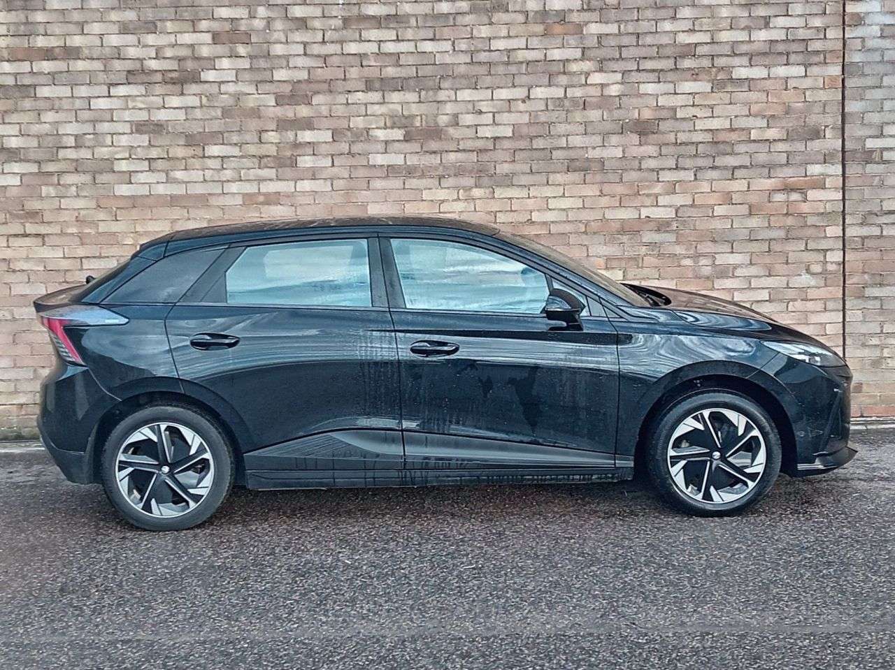 A 2023 MG MG 4 64kWh SE Long Range Hatchback 5dr Electric Auto (203 ps) A 2023 MG MG 4 64kWh SE Long Range Hatchback 5dr Electric Auto (203 ps)