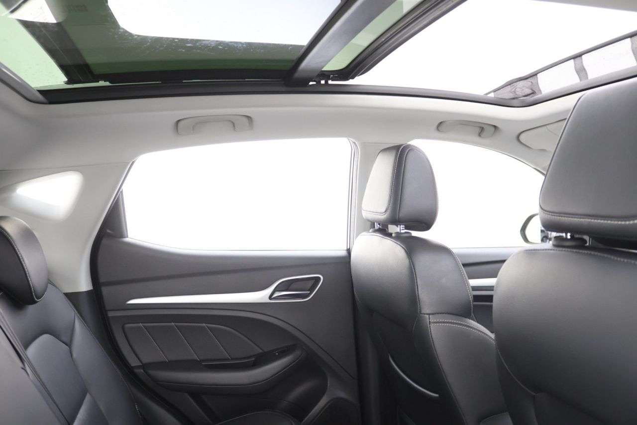 A 2021 MG MG ZS 44.5kWh Exclusive SUV 5dr Electric Auto (143 ps) A 2021 MG MG ZS 44.5kWh Exclusive SUV 5dr Electric Auto (143 ps)