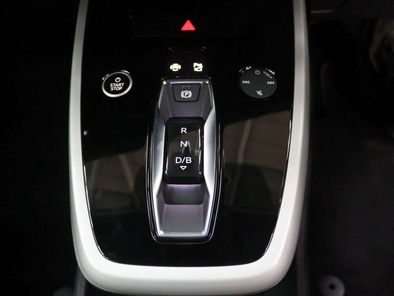 2021 AUDI Q4 E-TRON 2021 AUDI Q4 E-TRON