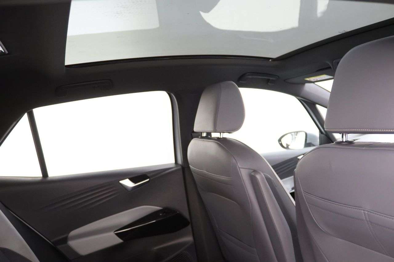 A 2021 VOLKSWAGEN ID3 Pro Performance 58kWh Style Hatchback 5dr Electric Auto (204 ps) A 2021 VOLKSWAGEN ID3 Pro Performance 58kWh Style Hatchback 5dr Electric Auto (204 ps)