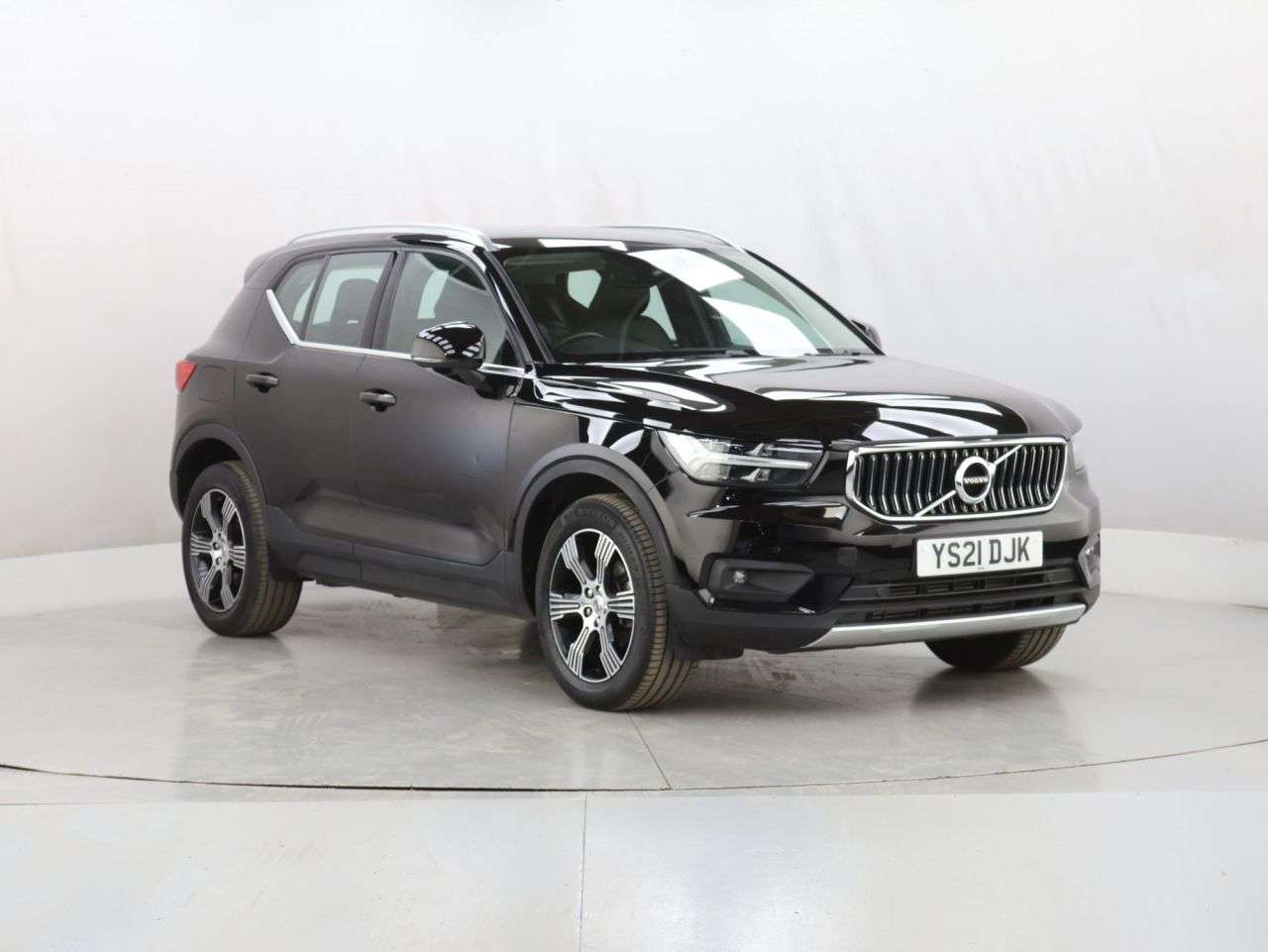 2021 VOLVO XC40 2021 VOLVO XC40