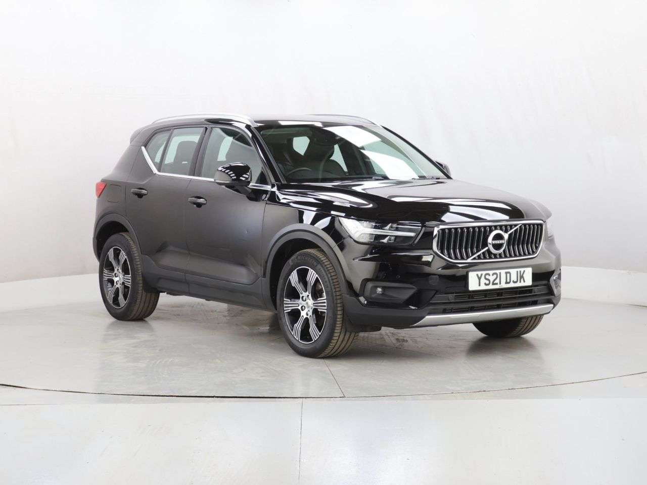2021 VOLVO XC40 2021 VOLVO XC40