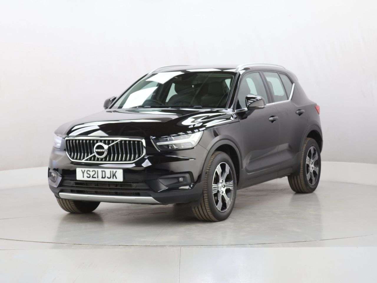 2021 VOLVO XC40 2021 VOLVO XC40