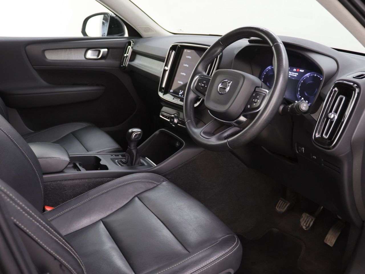 2021 VOLVO XC40 2021 VOLVO XC40