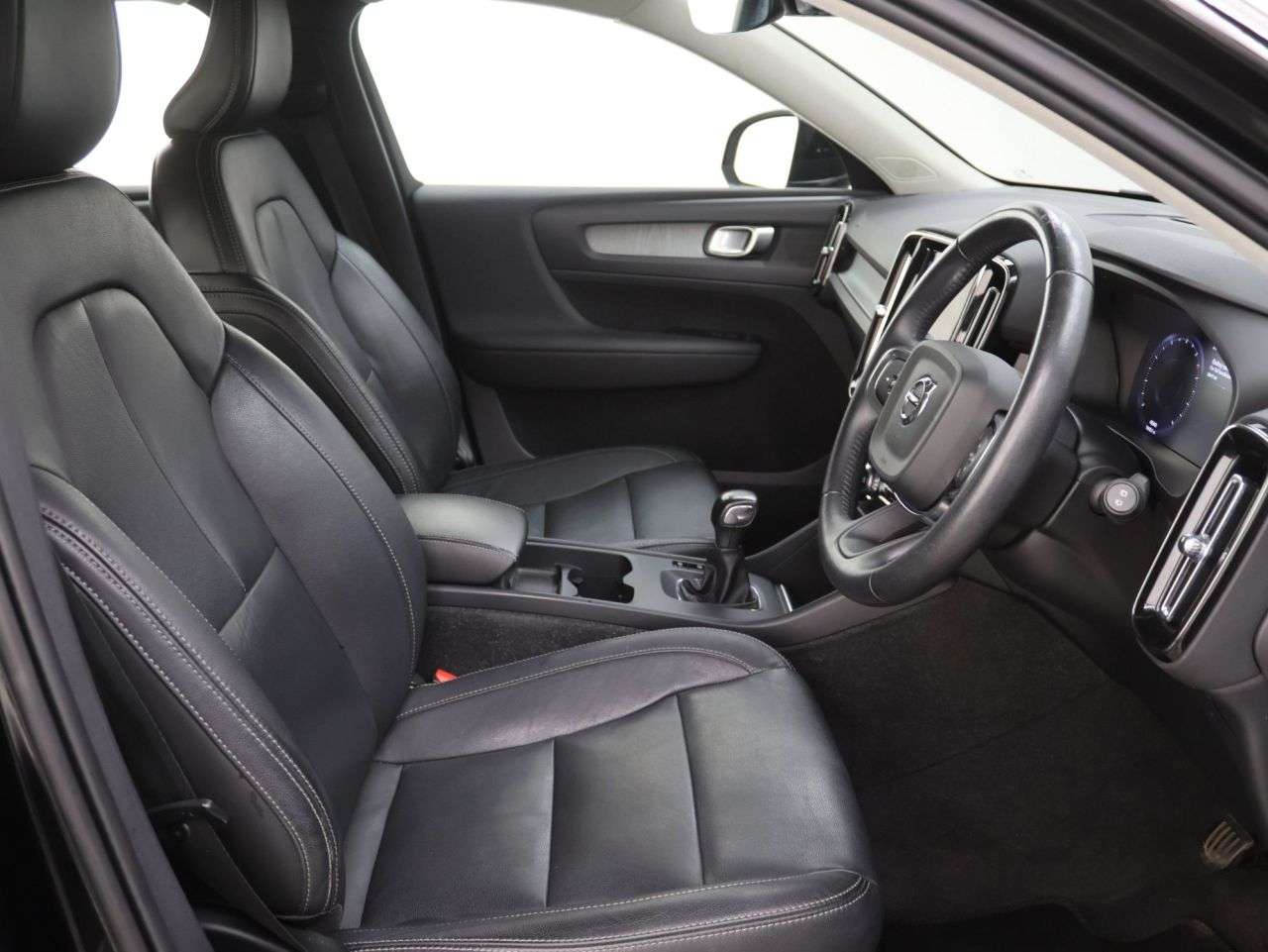 2021 VOLVO XC40 2021 VOLVO XC40