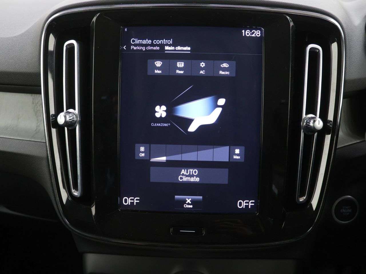 2021 VOLVO XC40 2021 VOLVO XC40