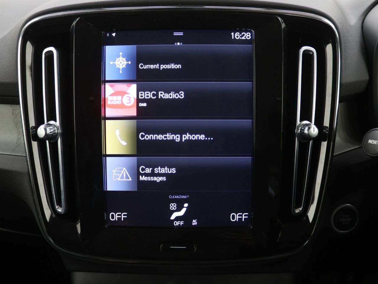 2021 VOLVO XC40 2021 VOLVO XC40