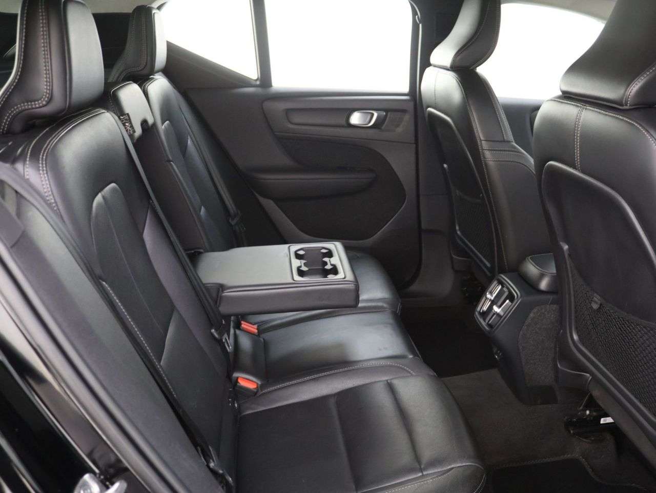 2021 VOLVO XC40 2021 VOLVO XC40