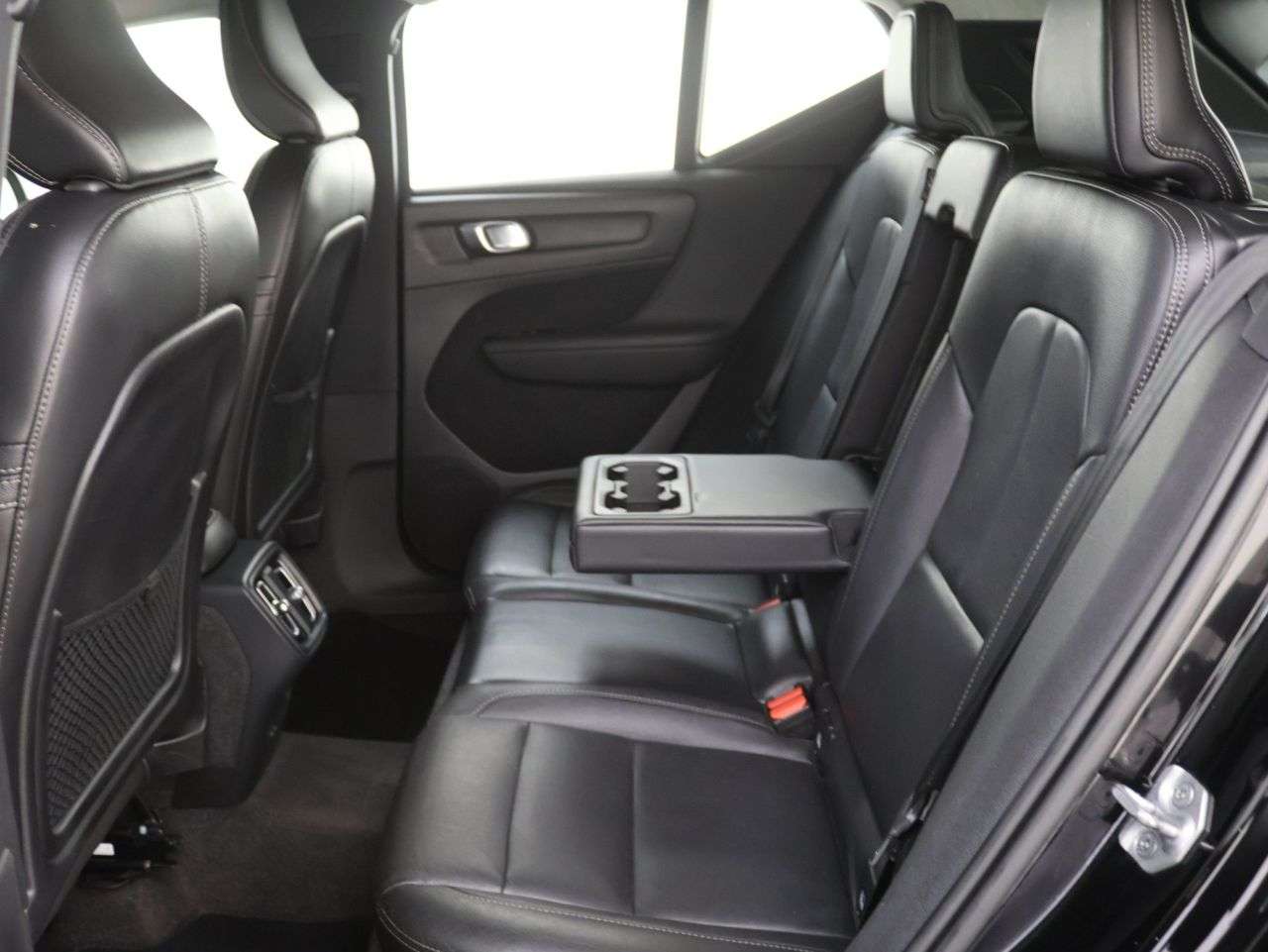 2021 VOLVO XC40 2021 VOLVO XC40