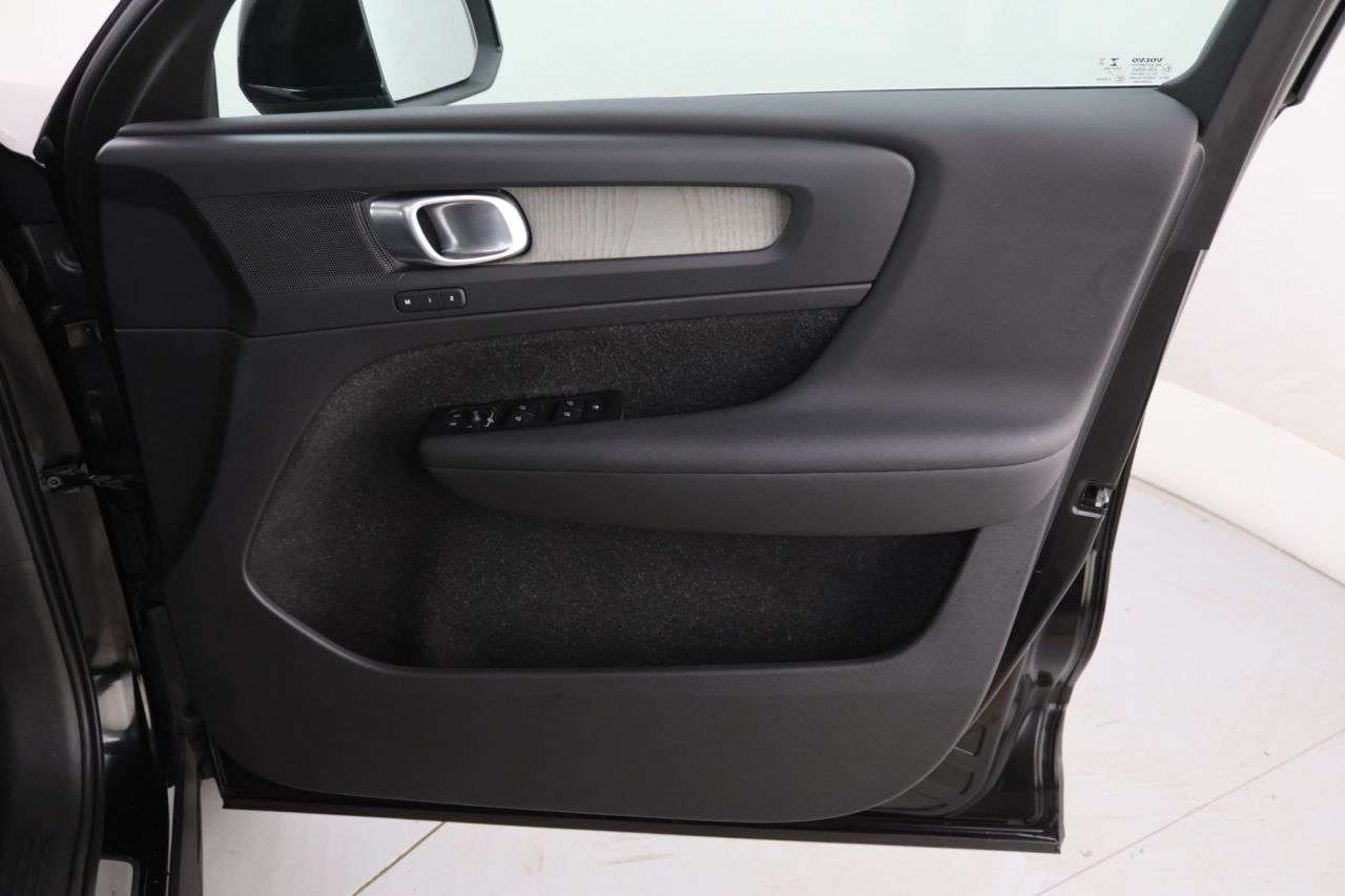 2021 VOLVO XC40 2021 VOLVO XC40