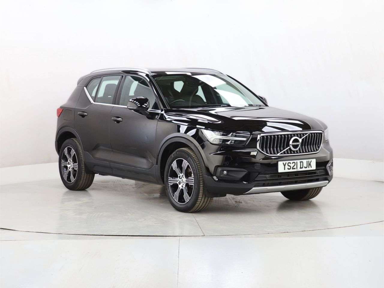 2021 VOLVO XC40 2021 VOLVO XC40