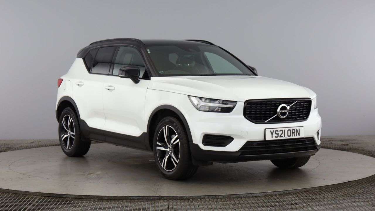 A 2021 VOLVO XC40 1.5 T3 R-Design SUV 5dr Petrol Manual Euro 6 (s/s) (163 ps) A 2021 VOLVO XC40 1.5 T3 R-Design SUV 5dr Petrol Manual Euro 6 (s/s) (163 ps)