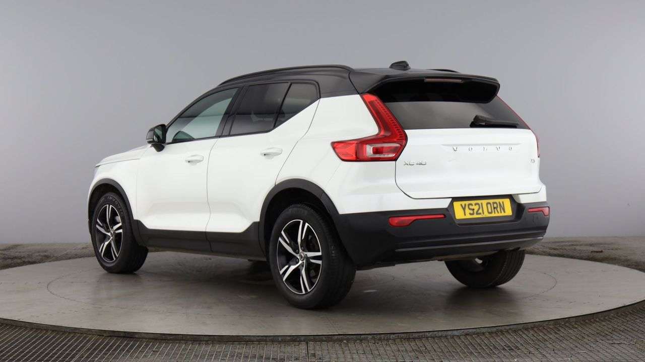 A 2021 VOLVO XC40 1.5 T3 R-Design SUV 5dr Petrol Manual Euro 6 (s/s) (163 ps) A 2021 VOLVO XC40 1.5 T3 R-Design SUV 5dr Petrol Manual Euro 6 (s/s) (163 ps)