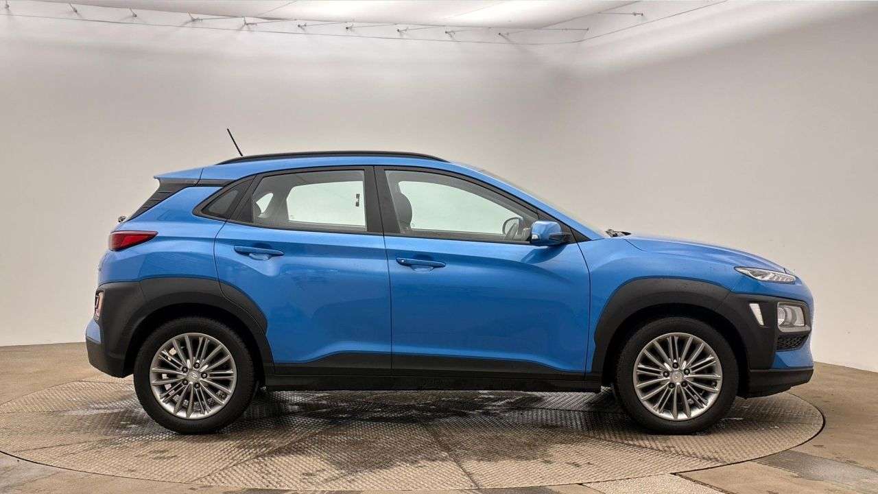 A 2019 HYUNDAI KONA 1.0 T-GDi SE SUV 5dr Petrol Manual Euro 6 (s/s) (120 ps) A 2019 HYUNDAI KONA 1.0 T-GDi SE SUV 5dr Petrol Manual Euro 6 (s/s) (120 ps)