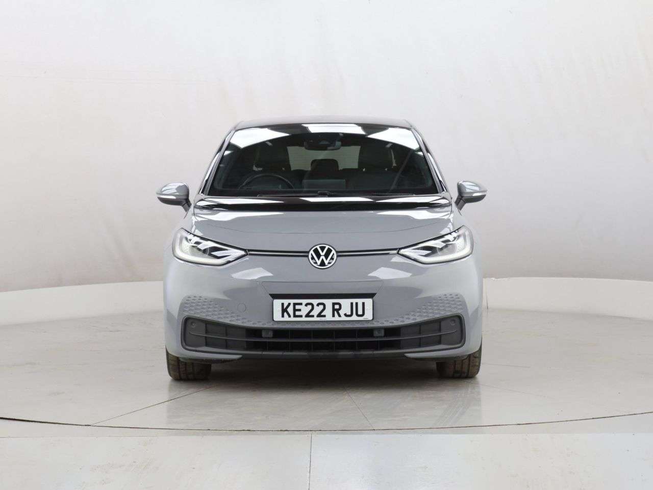 A 2022 VOLKSWAGEN ID3 Pure Performance 45kWh Style Hatchback 5dr Electric Auto (150 ps) A 2022 VOLKSWAGEN ID3 Pure Performance 45kWh Style Hatchback 5dr Electric Auto (150 ps)