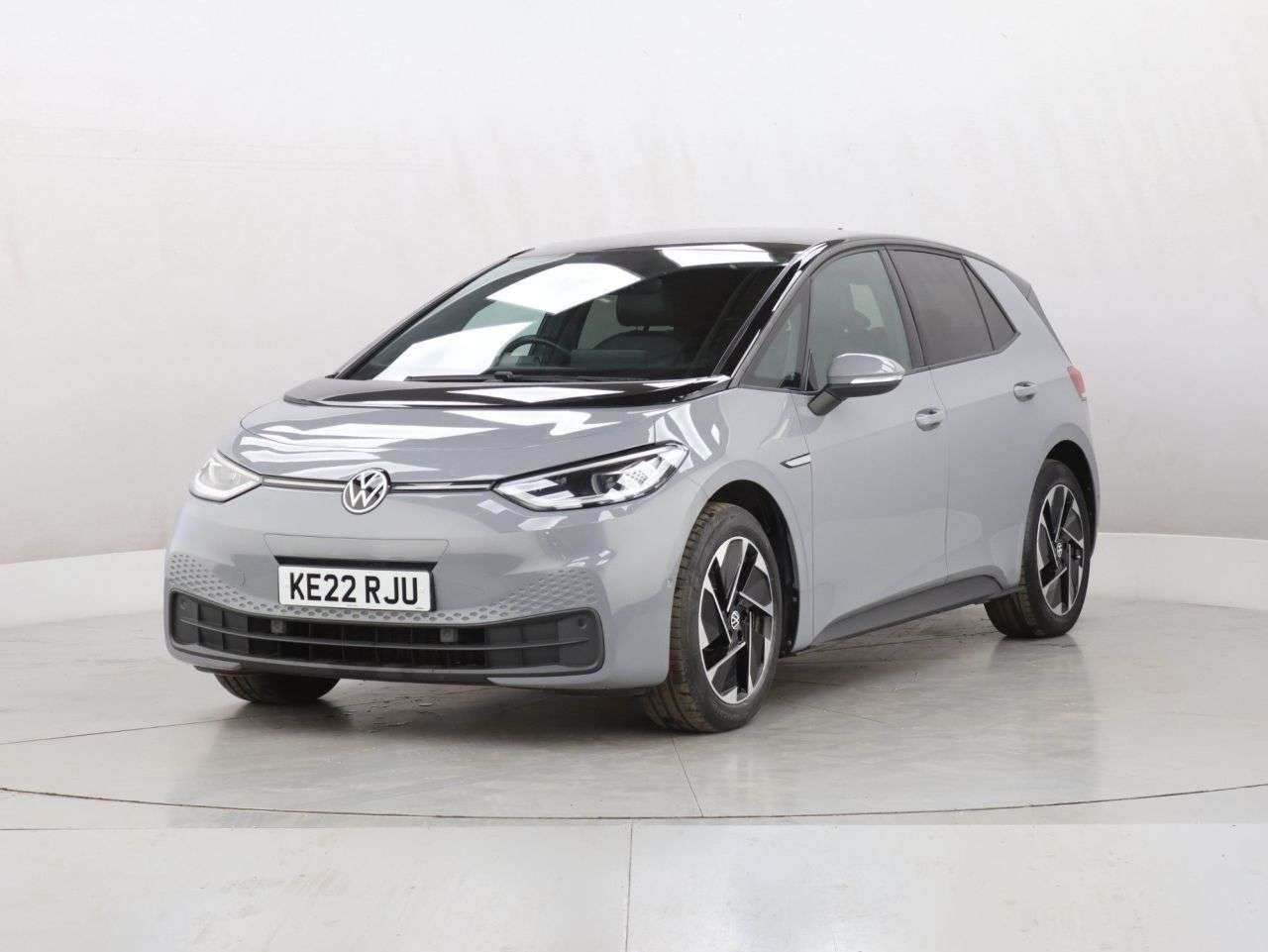 A 2022 VOLKSWAGEN ID3 Pure Performance 45kWh Style Hatchback 5dr Electric Auto (150 ps) A 2022 VOLKSWAGEN ID3 Pure Performance 45kWh Style Hatchback 5dr Electric Auto (150 ps)