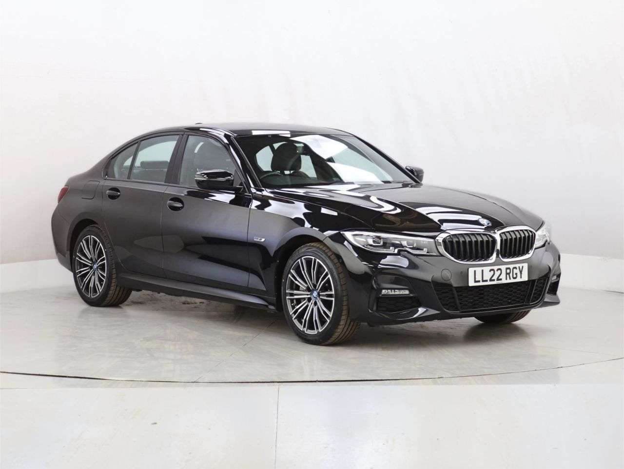 A 2022 BMW 3 SERIES 2.0 330e 12kWh M Sport Saloon 4dr Petrol Plug-in Hybrid Auto Euro 6 (s/s) ( A 2022 BMW 3 SERIES 2.0 330e 12kWh M Sport Saloon 4dr Petrol Plug-in Hybrid Auto Euro 6 (s/s) (
