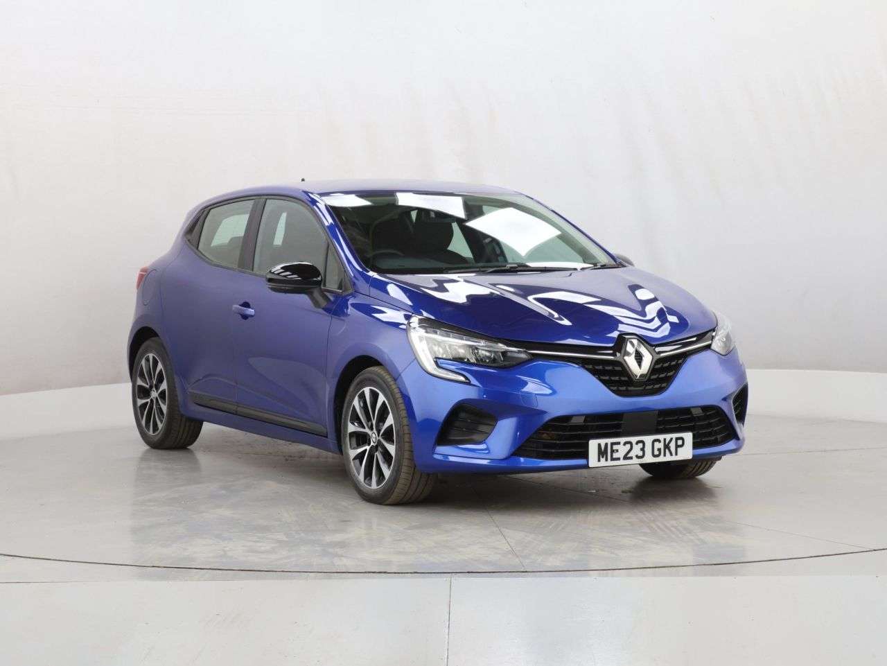 A 2023 RENAULT CLIO 1.6 E-TECH Evolution Hatchback 5dr Petrol Hybrid Auto Euro 6 (s/s) (145 ps) A 2023 RENAULT CLIO 1.6 E-TECH Evolution Hatchback 5dr Petrol Hybrid Auto Euro 6 (s/s) (145 ps)