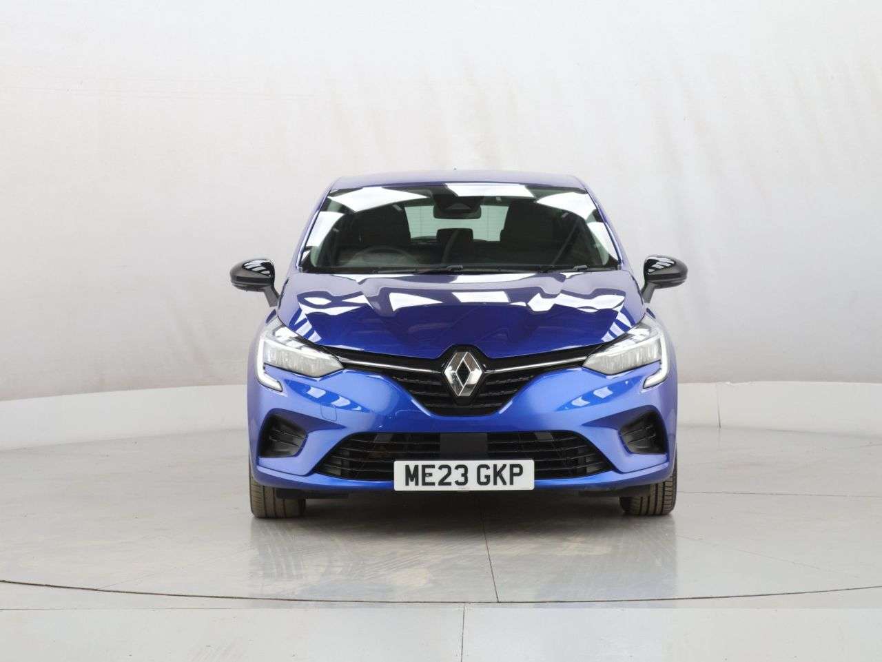 A 2023 RENAULT CLIO 1.6 E-TECH Evolution Hatchback 5dr Petrol Hybrid Auto Euro 6 (s/s) (145 ps) A 2023 RENAULT CLIO 1.6 E-TECH Evolution Hatchback 5dr Petrol Hybrid Auto Euro 6 (s/s) (145 ps)