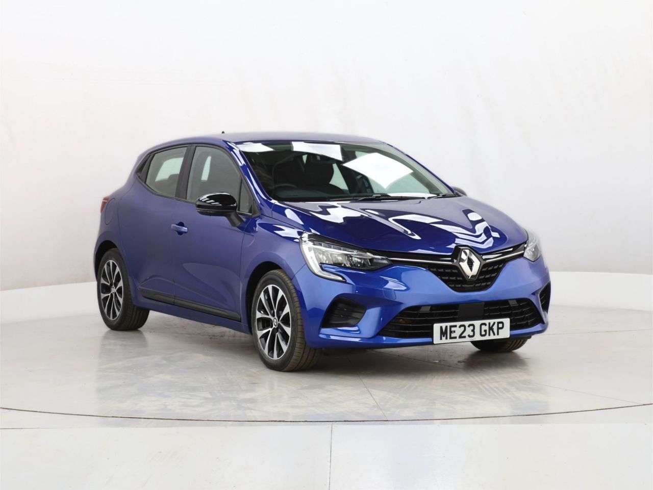 A 2023 RENAULT CLIO 1.6 E-TECH Evolution Hatchback 5dr Petrol Hybrid Auto Euro 6 (s/s) (145 ps) A 2023 RENAULT CLIO 1.6 E-TECH Evolution Hatchback 5dr Petrol Hybrid Auto Euro 6 (s/s) (145 ps)