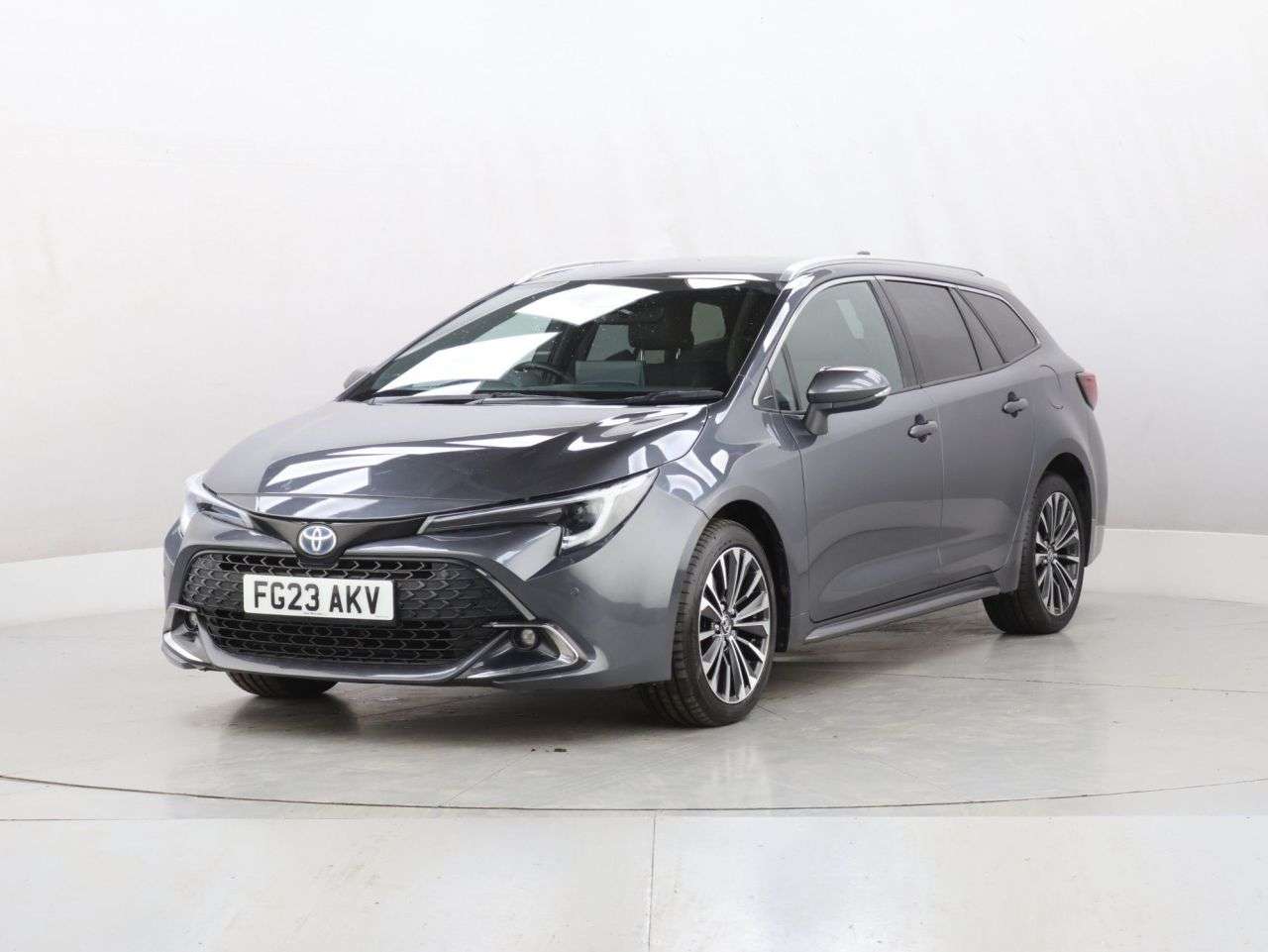 A 2023 TOYOTA COROLLA 1.8 VVT-h Design Touring Sports 5dr Petrol Hybrid CVT Euro 6 (s/s) (140 ps) A 2023 TOYOTA COROLLA 1.8 VVT-h Design Touring Sports 5dr Petrol Hybrid CVT Euro 6 (s/s) (140 ps)