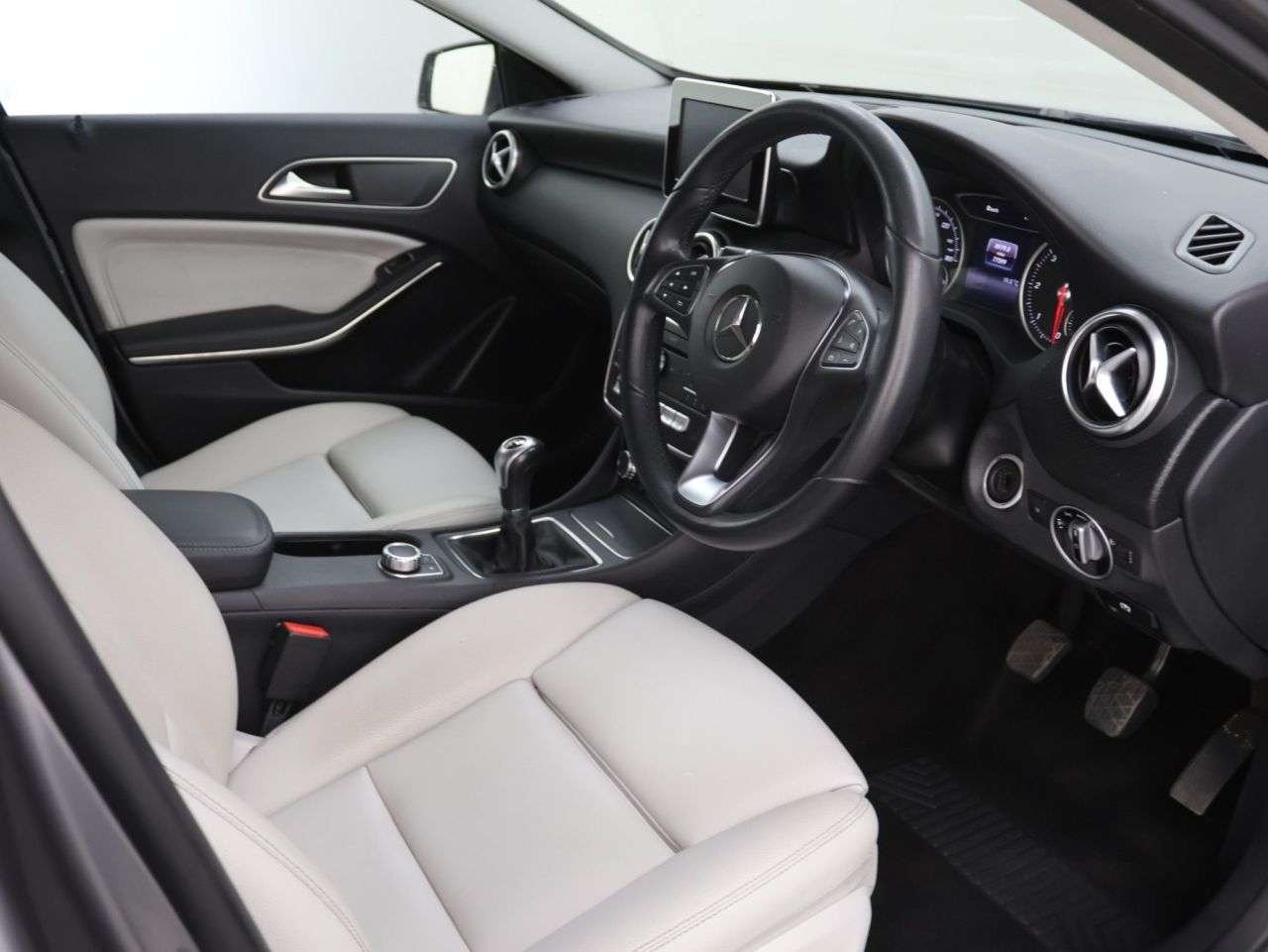 2016 MERCEDES-BENZ A CLASS 2016 MERCEDES-BENZ A CLASS