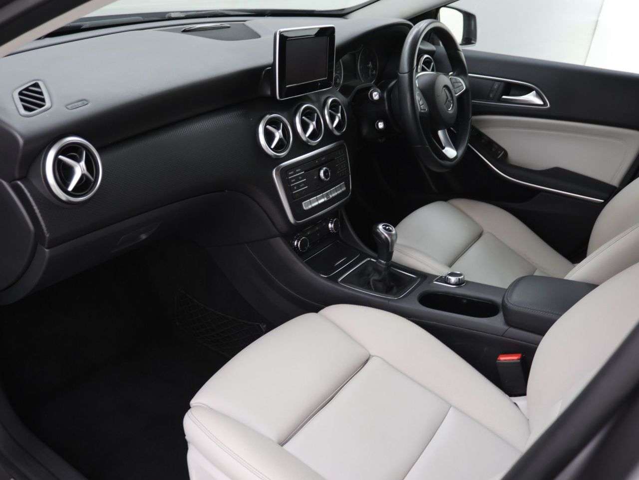 2016 MERCEDES-BENZ A CLASS 2016 MERCEDES-BENZ A CLASS