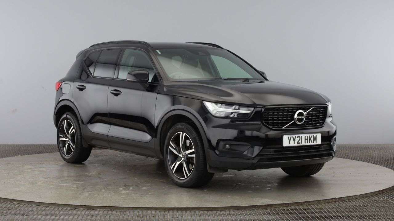 A 2021 VOLVO XC40 2.0 B4 MHEV R-Design SUV 5dr Petrol Hybrid Auto Euro 6 (s/s) (197 ps) A 2021 VOLVO XC40 2.0 B4 MHEV R-Design SUV 5dr Petrol Hybrid Auto Euro 6 (s/s) (197 ps)