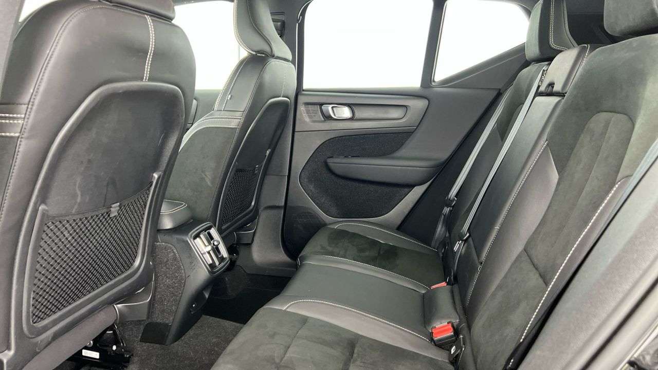 2021 VOLVO XC40 2021 VOLVO XC40