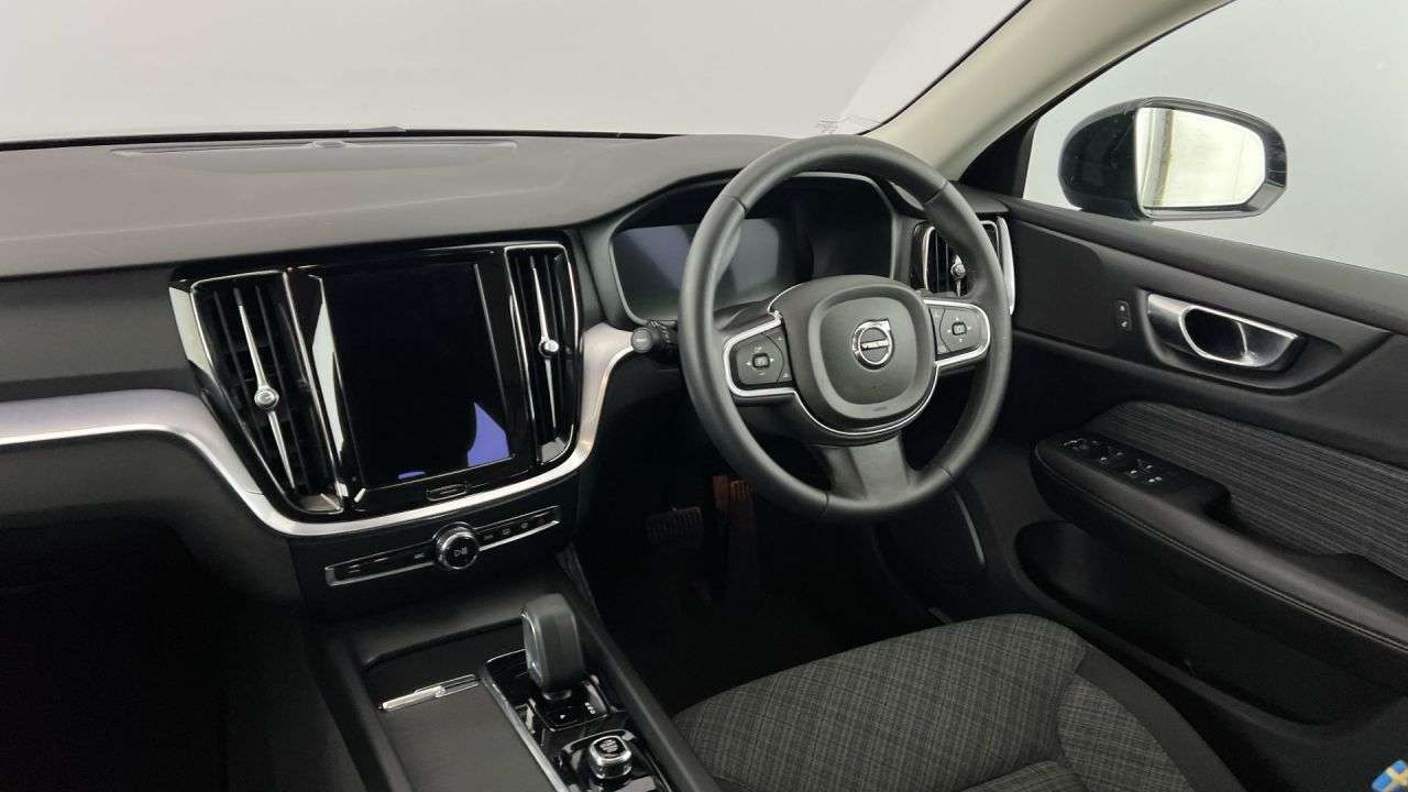 2023 VOLVO V60 2023 VOLVO V60