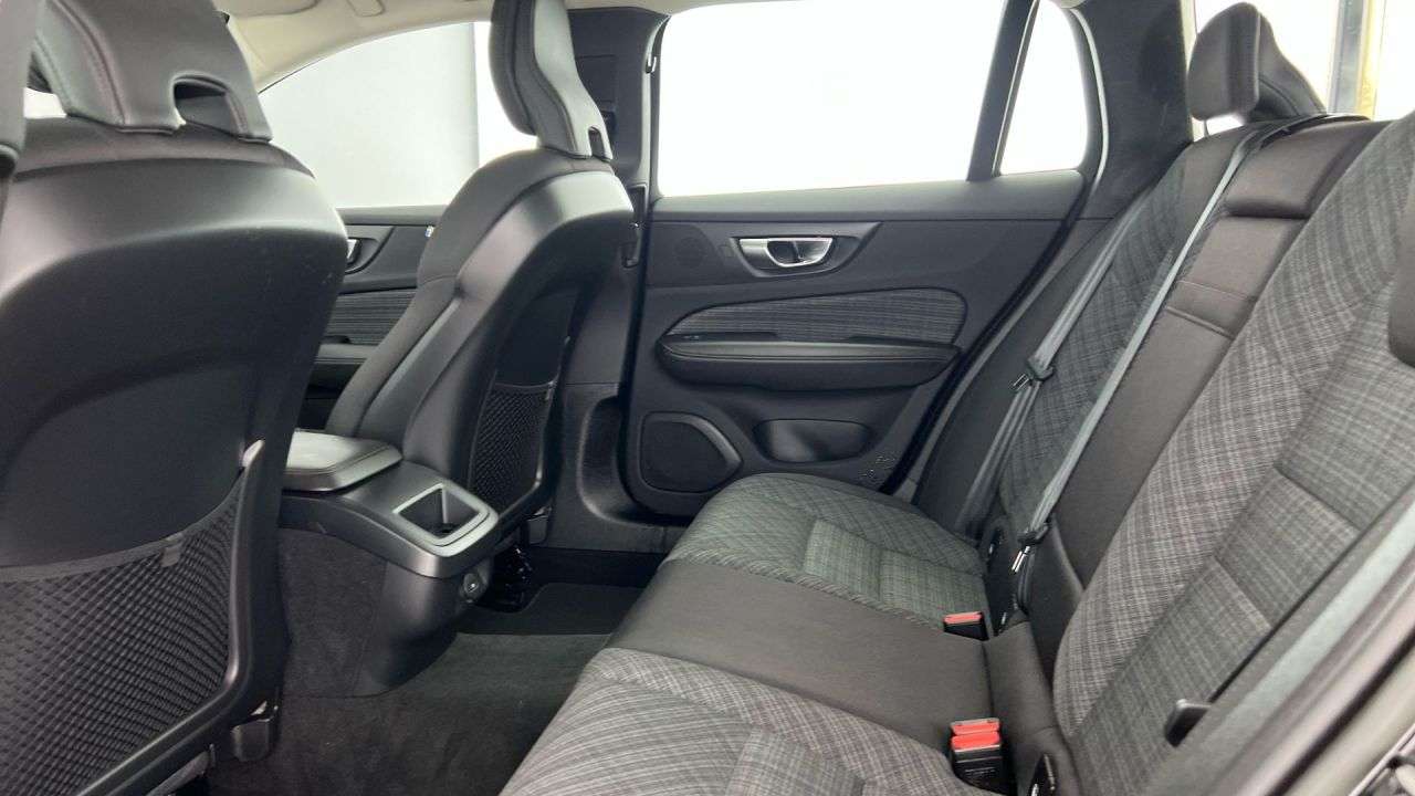 2023 VOLVO V60 2023 VOLVO V60