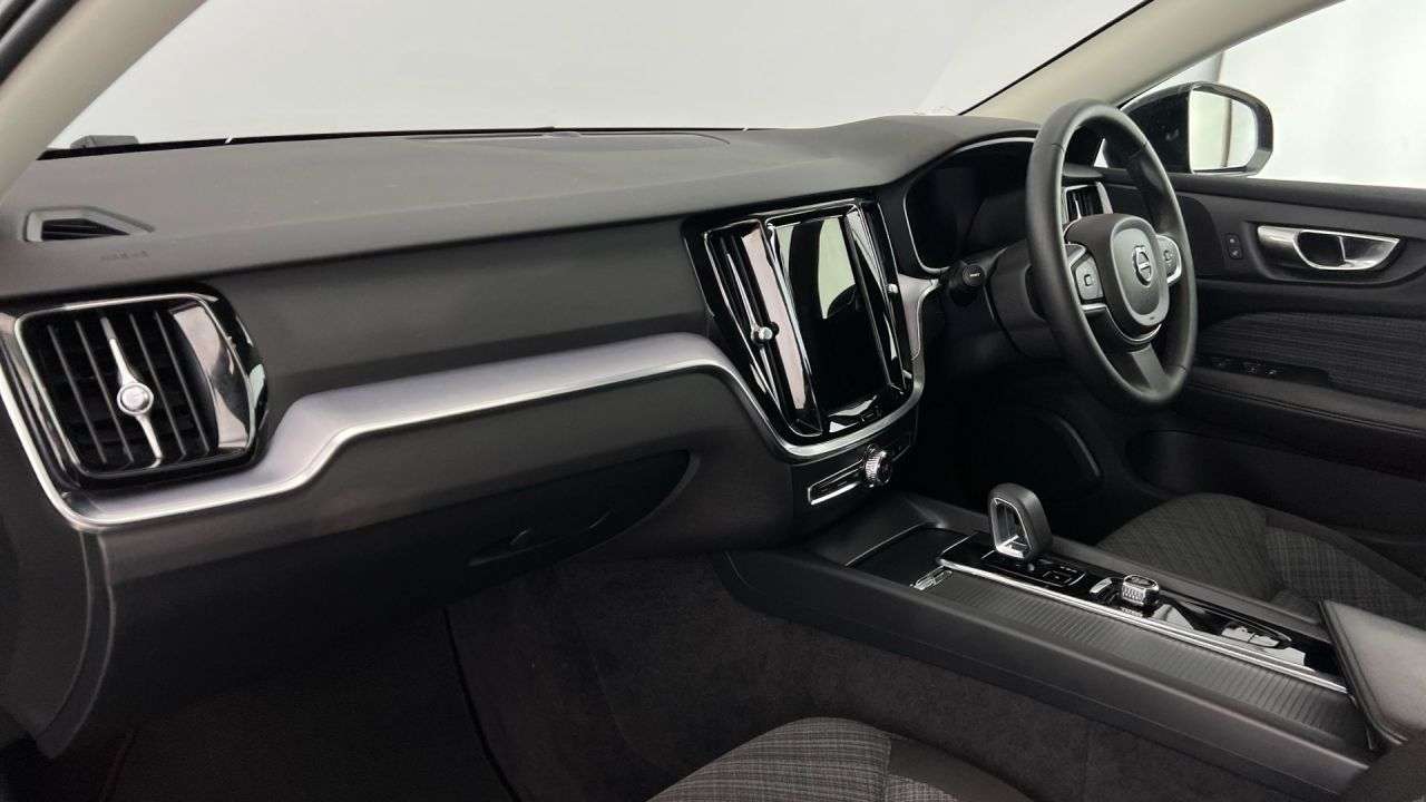 2023 VOLVO V60 2023 VOLVO V60