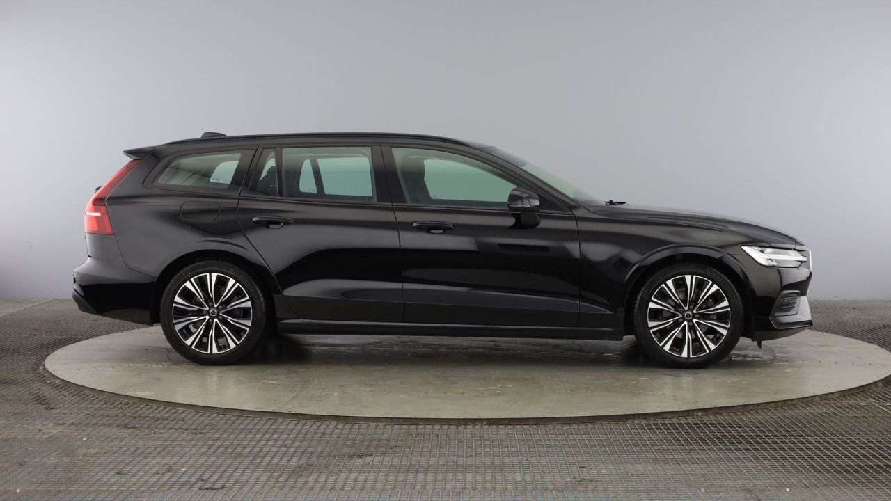 A 2023 VOLVO V60 2.0 B3 MHEV Core Estate 5dr Petrol Hybrid DCT Auto Euro 6 (s/s) (163 ps) A 2023 VOLVO V60 2.0 B3 MHEV Core Estate 5dr Petrol Hybrid DCT Auto Euro 6 (s/s) (163 ps)