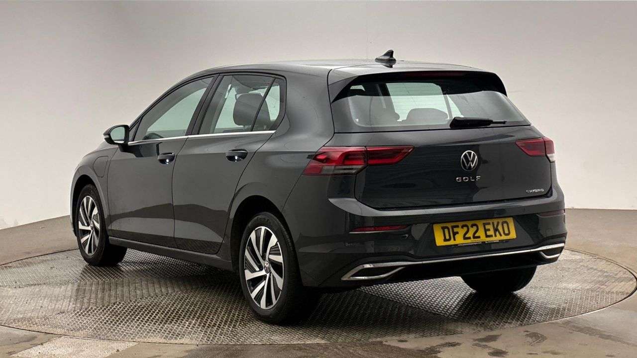 A 2022 VOLKSWAGEN GOLF 1.4 TSI 13kWh Style Hatchback 5dr Petrol Plug-in Hybrid DSG Euro 6 (s/s) (2 A 2022 VOLKSWAGEN GOLF 1.4 TSI 13kWh Style Hatchback 5dr Petrol Plug-in Hybrid DSG Euro 6 (s/s) (2