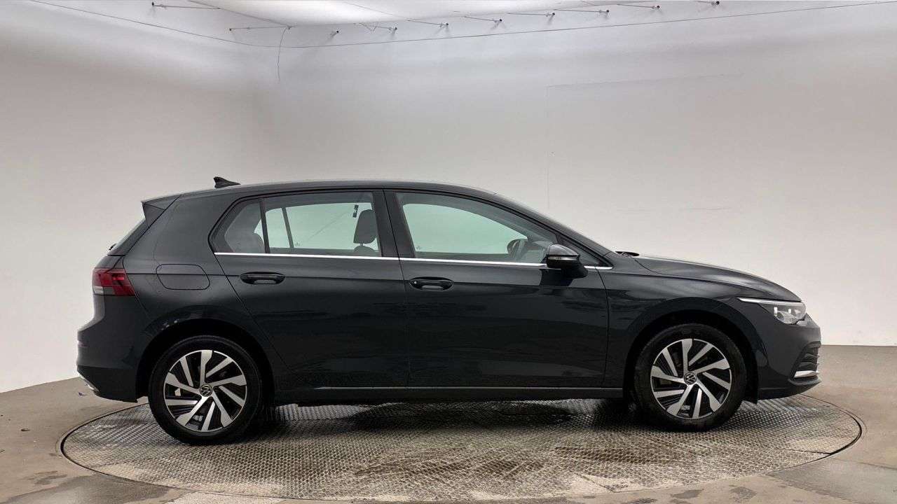 A 2022 VOLKSWAGEN GOLF 1.4 TSI 13kWh Style Hatchback 5dr Petrol Plug-in Hybrid DSG Euro 6 (s/s) (2 A 2022 VOLKSWAGEN GOLF 1.4 TSI 13kWh Style Hatchback 5dr Petrol Plug-in Hybrid DSG Euro 6 (s/s) (2