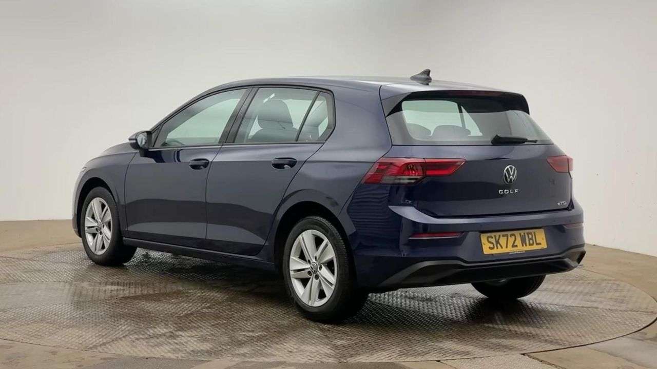 A 2022 VOLKSWAGEN GOLF 1.5 eTSI MHEV Life Hatchback 5dr Petrol Hybrid DSG Euro 6 (s/s) (150 ps) A 2022 VOLKSWAGEN GOLF 1.5 eTSI MHEV Life Hatchback 5dr Petrol Hybrid DSG Euro 6 (s/s) (150 ps)