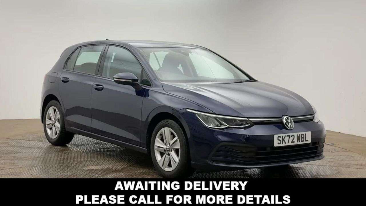 A 2022 VOLKSWAGEN GOLF 1.5 eTSI MHEV Life Hatchback 5dr Petrol Hybrid DSG Euro 6 (s/s) (150 ps) A 2022 VOLKSWAGEN GOLF 1.5 eTSI MHEV Life Hatchback 5dr Petrol Hybrid DSG Euro 6 (s/s) (150 ps)