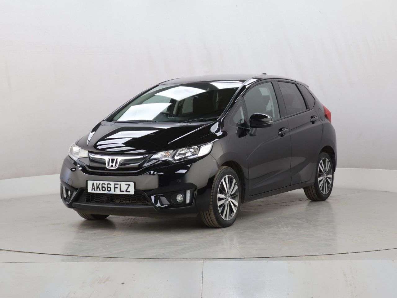 A 2016 HONDA JAZZ 1.3 i-VTEC EX Navi Hatchback 5dr Petrol CVT Euro 6 (s/s) (102 ps) A 2016 HONDA JAZZ 1.3 i-VTEC EX Navi Hatchback 5dr Petrol CVT Euro 6 (s/s) (102 ps)