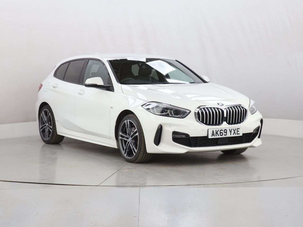 A 2020 BMW 1 SERIES 1.5 118i M Sport Hatchback 5dr Petrol Manual Euro 6 (s/s) (140 ps) A 2020 BMW 1 SERIES 1.5 118i M Sport Hatchback 5dr Petrol Manual Euro 6 (s/s) (140 ps)