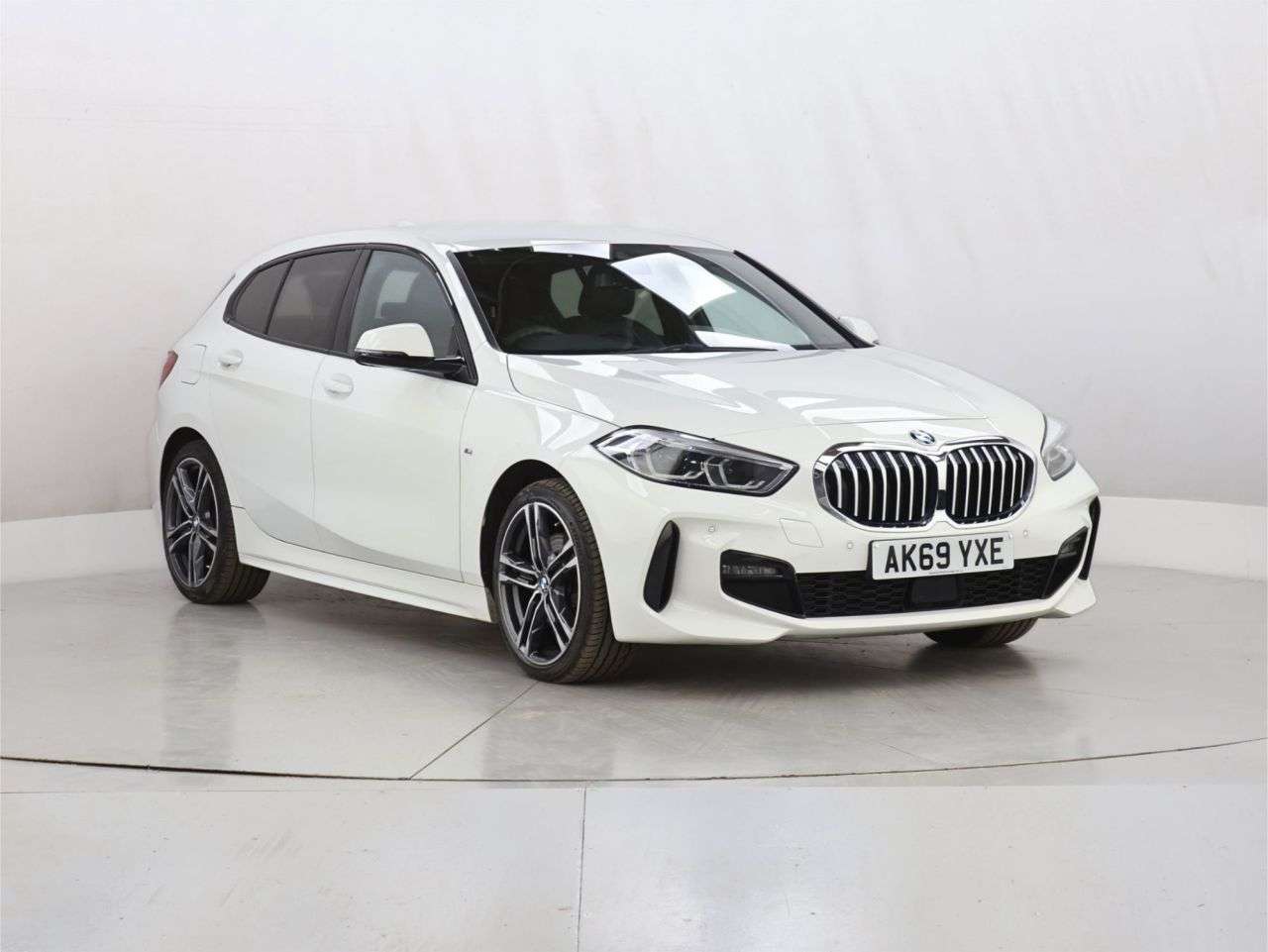 A 2020 BMW 1 SERIES 1.5 118i M Sport Hatchback 5dr Petrol Manual Euro 6 (s/s) (140 ps) A 2020 BMW 1 SERIES 1.5 118i M Sport Hatchback 5dr Petrol Manual Euro 6 (s/s) (140 ps)