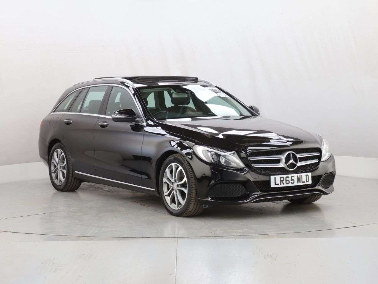A 2015 MERCEDES-BENZ C CLASS 2.1 C300dh Sport (Premium Plus) Estate 5dr Diesel Hybrid G-Tronic+ Euro 6 ( A 2015 MERCEDES-BENZ C CLASS 2.1 C300dh Sport (Premium Plus) Estate 5dr Diesel Hybrid G-Tronic+ Euro 6 (