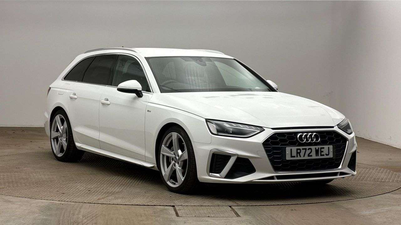 A 2022 AUDI A4 AVANT 2.0 TFSI 40 S line Estate 5dr Petrol S Tronic Euro 6 (s/s) (204 ps) A 2022 AUDI A4 AVANT 2.0 TFSI 40 S line Estate 5dr Petrol S Tronic Euro 6 (s/s) (204 ps)