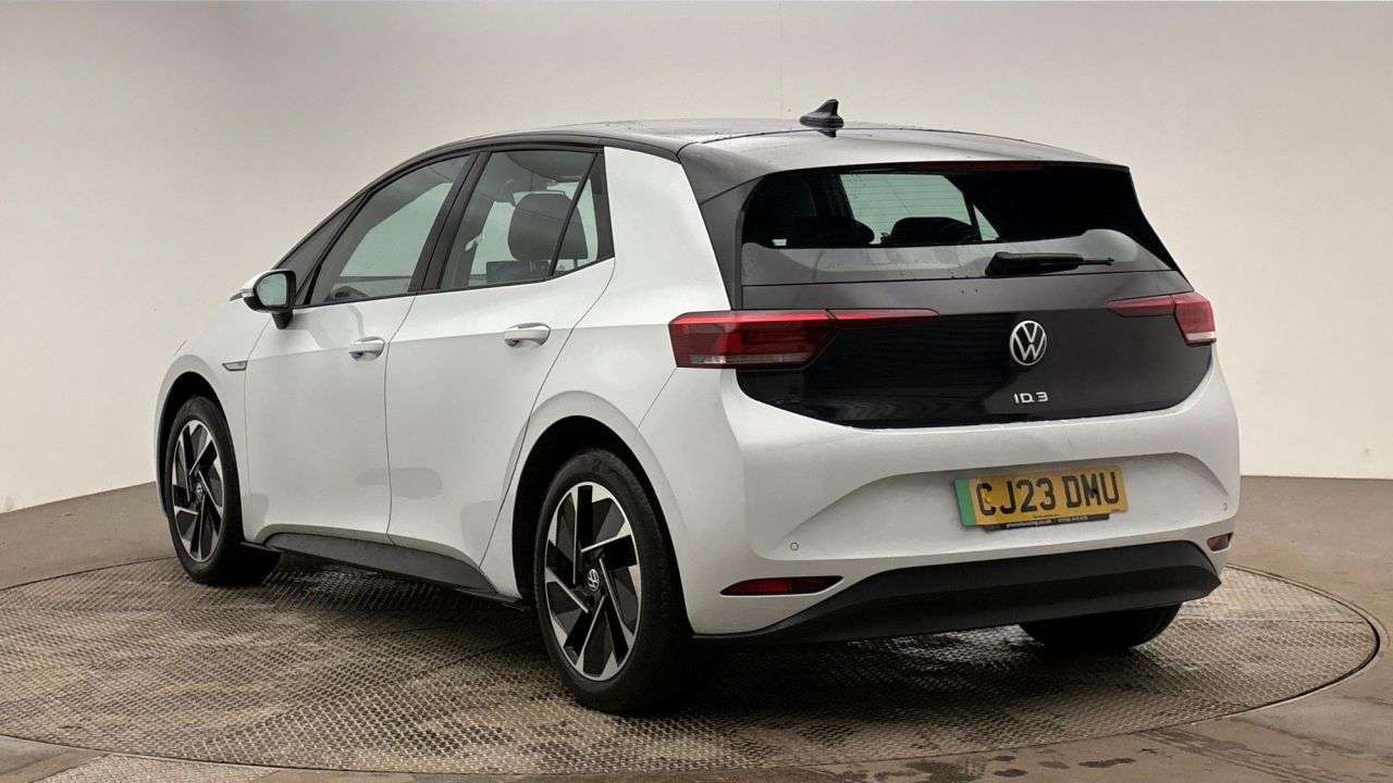 A 2023 VOLKSWAGEN ID3 Pro Performance 58kWh Life Hatchback 5dr Electric Auto (204 ps) A 2023 VOLKSWAGEN ID3 Pro Performance 58kWh Life Hatchback 5dr Electric Auto (204 ps)