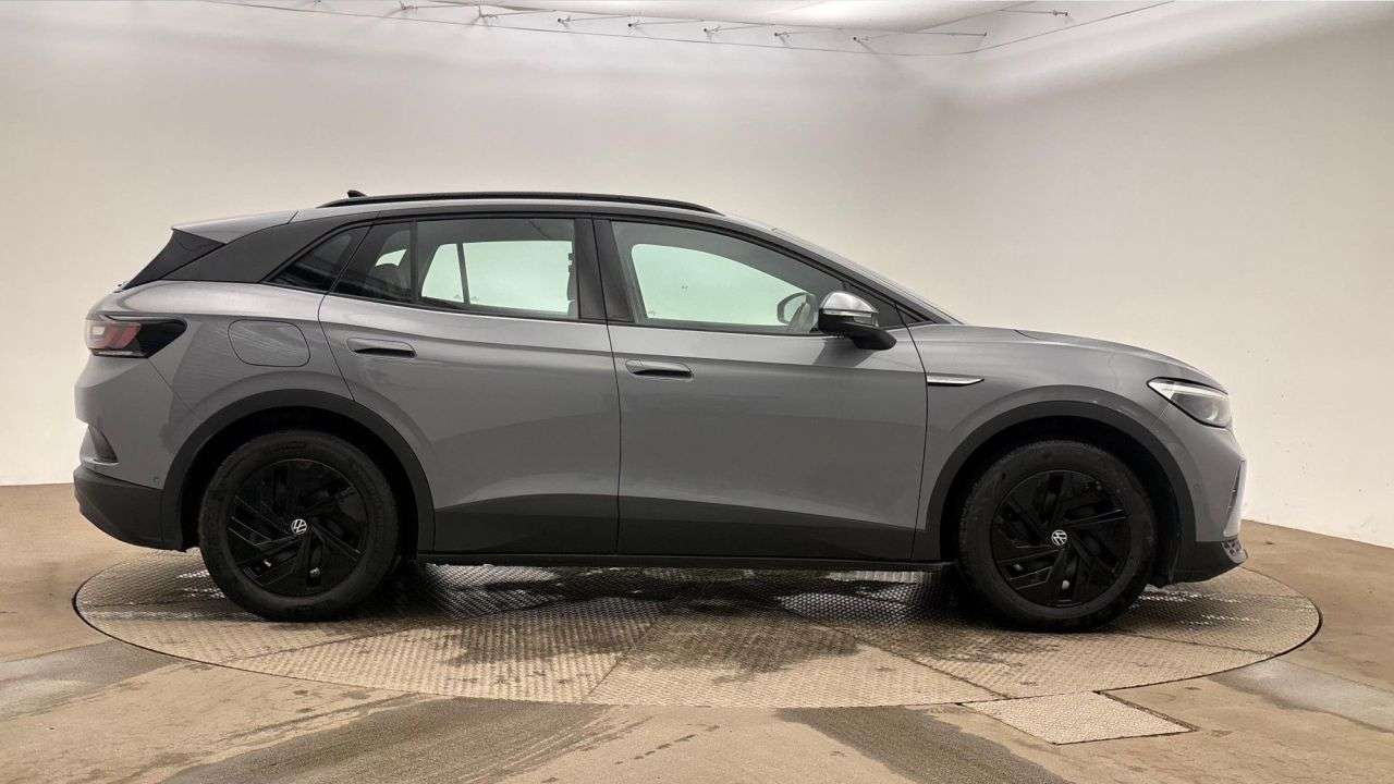 A 2022 VOLKSWAGEN ID4 Pure 52kWh Life SUV 5dr Electric Auto (148 ps) A 2022 VOLKSWAGEN ID4 Pure 52kWh Life SUV 5dr Electric Auto (148 ps)