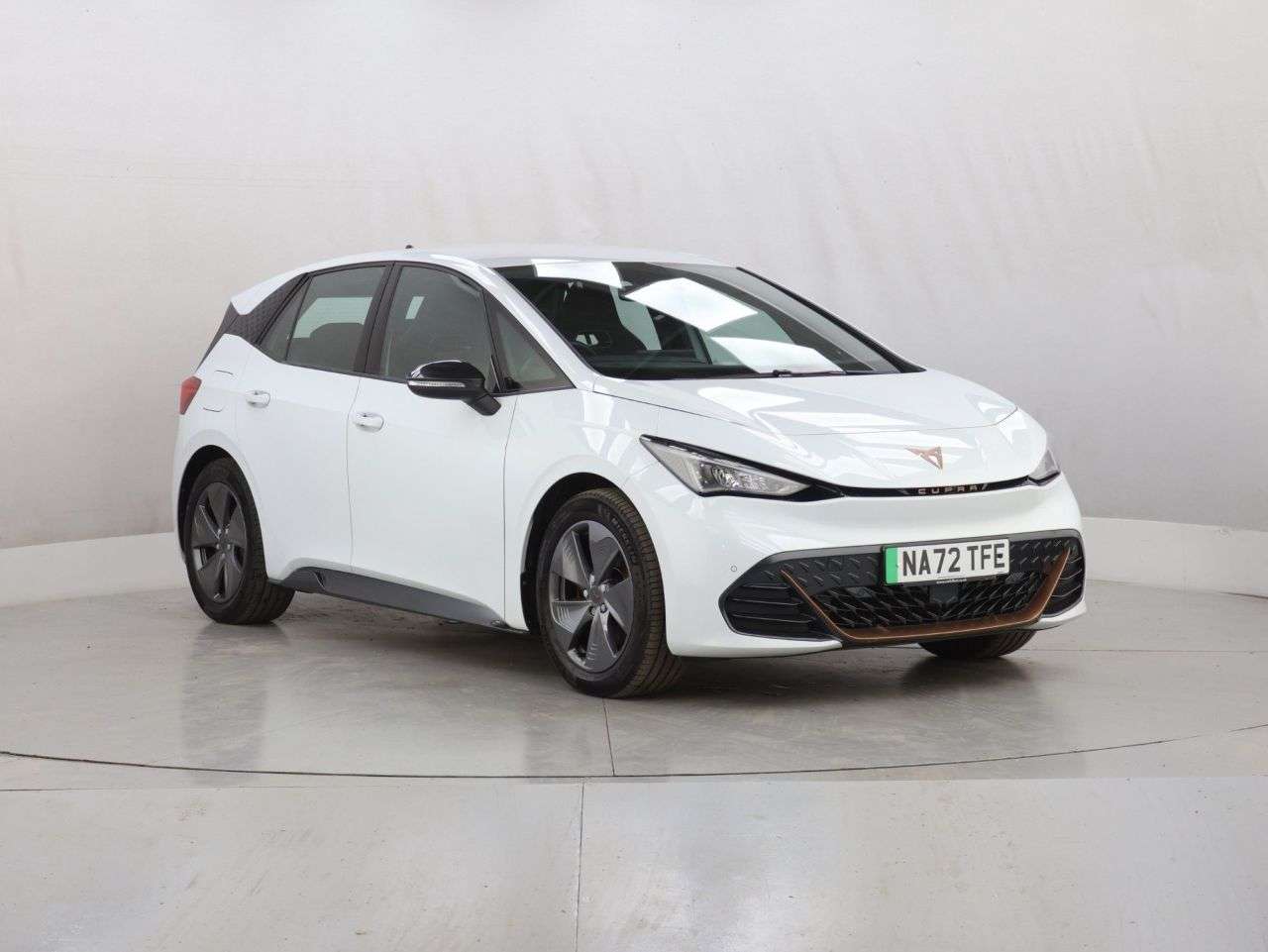 A 2022 CUPRA BORN 58kWh V1 Hatchback 5dr Electric Auto (204 ps) A 2022 CUPRA BORN 58kWh V1 Hatchback 5dr Electric Auto (204 ps)
